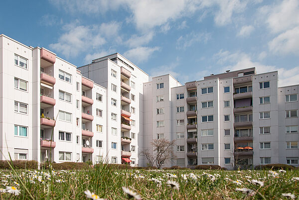 Domicil Real Estate AG kauft 266 Wohneinheiten in Koblenz-Karthause an