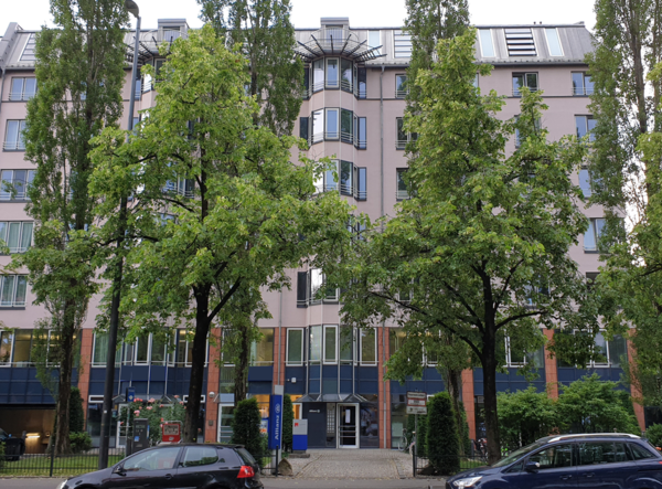 Domicil Real Estate AG verkauft Gewerbeimmobilie in München-Neuhausen
