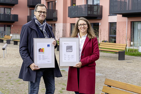 Nachhaltige Erfolgsstory: „DUI 76“ von der DGNB mit Platin und als erstes großes Wohnprojekt in Deutschland mit dem QNG-Siegel zertifiziert 